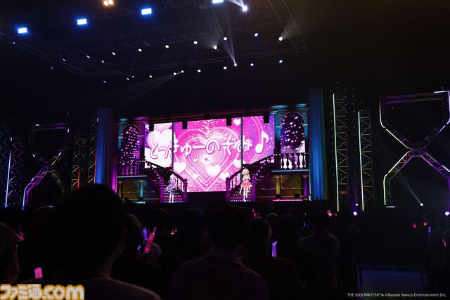 『アイマス シンデレラガールズ』xRライブ“シンデレラガールズフェス”1日目リポート。アイドルたちの原点の楽曲や本イベントのために書き下ろされた新曲『恒久のユニバース』が初披露