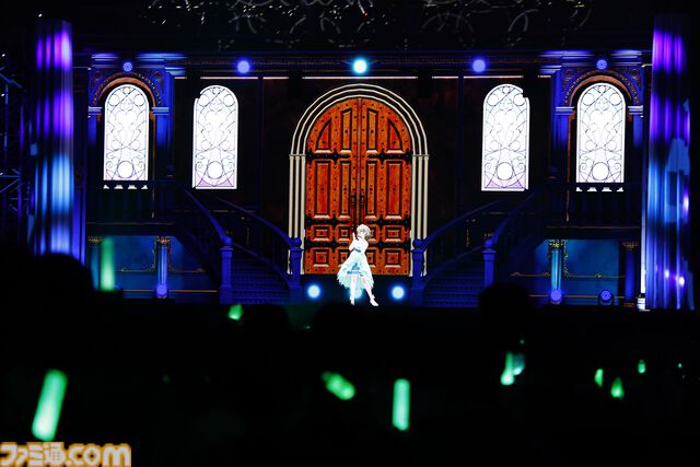 『アイマス シンデレラガールズ』xRライブ“シンデレラガールズフェス”1日目リポート。アイドルたちの原点の楽曲や本イベントのために書き下ろされた新曲『恒久のユニバース』が初披露