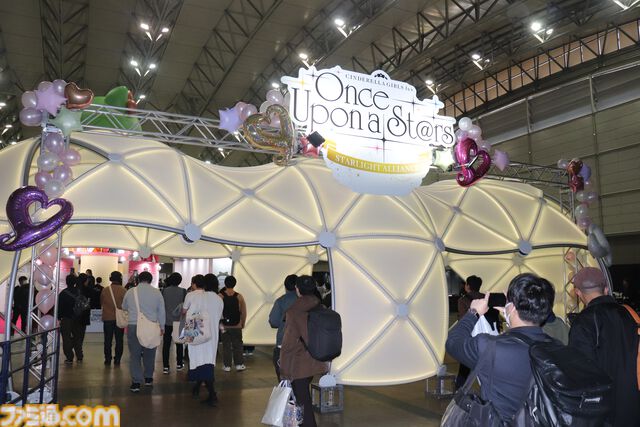 『アイマス シンデレラガールズ』xRライブ“シンデレラガールズフェス”1日目リポート。アイドルたちの原点の楽曲や本イベントのために書き下ろされた新曲『恒久のユニバース』が初披露