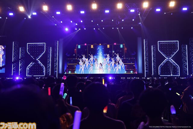 『アイマス シンデレラガールズ』xRライブ“シンデレラガールズフェス”1日目リポート。アイドルたちの原点の楽曲や本イベントのために書き下ろされた新曲『恒久のユニバース』が初披露