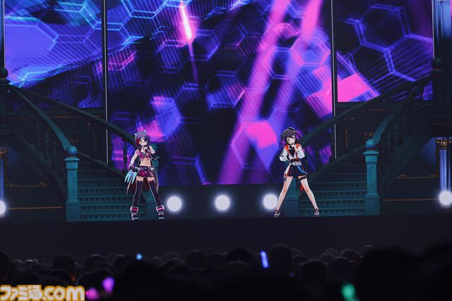 『アイマス シンデレラガールズ』xRライブ“シンデレラガールズフェス”1日目リポート。アイドルたちの原点の楽曲や本イベントのために書き下ろされた新曲『恒久のユニバース』が初披露