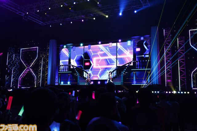 『アイマス シンデレラガールズ』xRライブ“シンデレラガールズフェス”1日目リポート。アイドルたちの原点の楽曲や本イベントのために書き下ろされた新曲『恒久のユニバース』が初披露