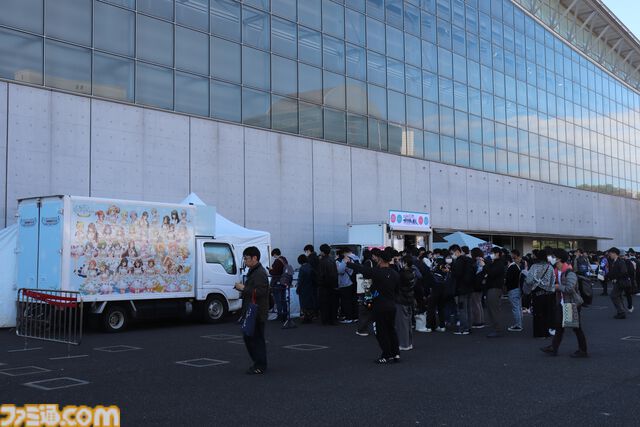 『アイマス シンデレラガールズ』xRライブ“シンデレラガールズフェス”1日目リポート。アイドルたちの原点の楽曲や本イベントのために書き下ろされた新曲『恒久のユニバース』が初披露