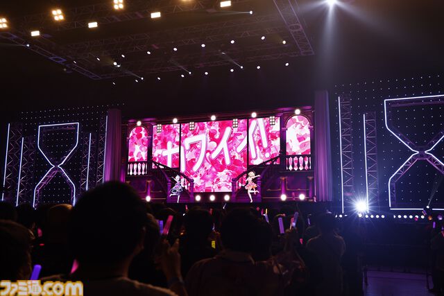 『アイマス シンデレラガールズ』xRライブ“シンデレラガールズフェス”1日目リポート。アイドルたちの原点の楽曲や本イベントのために書き下ろされた新曲『恒久のユニバース』が初披露