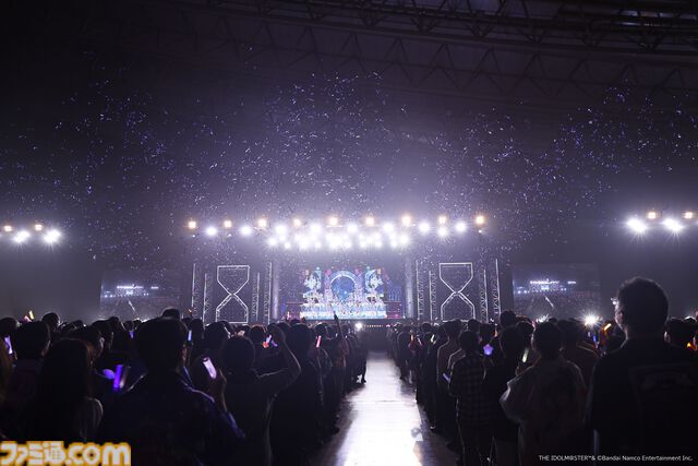 『アイマス シンデレラガールズ』xRライブ“シンデレラガールズフェス”1日目リポート。アイドルたちの原点の楽曲や本イベントのために書き下ろされた新曲『恒久のユニバース』が初披露