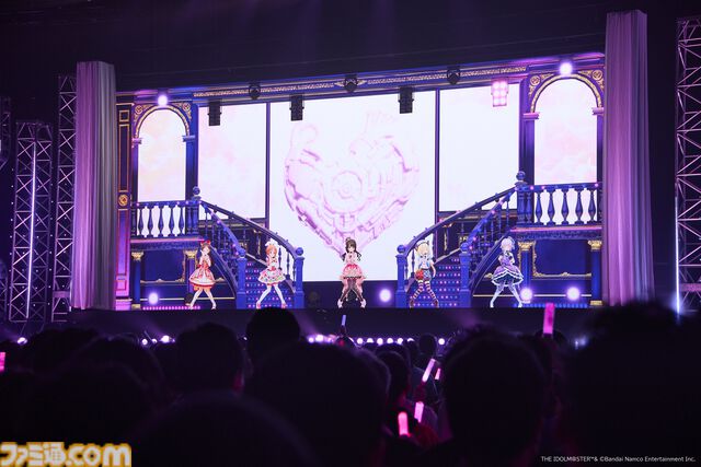 『アイマス シンデレラガールズ』xRライブ“シンデレラガールズフェス”1日目リポート。アイドルたちの原点の楽曲や本イベントのために書き下ろされた新曲『恒久のユニバース』が初披露