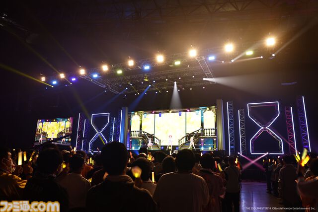 『アイマス シンデレラガールズ』xRライブ“シンデレラガールズフェス”1日目リポート。アイドルたちの原点の楽曲や本イベントのために書き下ろされた新曲『恒久のユニバース』が初披露