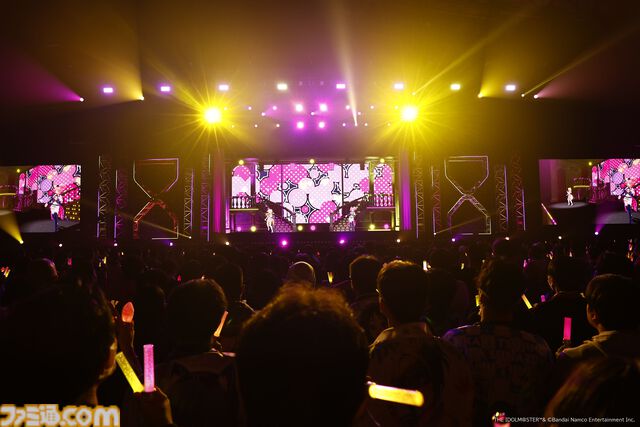 『アイマス シンデレラガールズ』xRライブ“シンデレラガールズフェス”1日目リポート。アイドルたちの原点の楽曲や本イベントのために書き下ろされた新曲『恒久のユニバース』が初披露