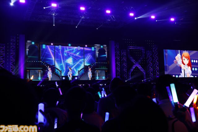 『アイマス シンデレラガールズ』xRライブ“シンデレラガールズフェス”1日目リポート。アイドルたちの原点の楽曲や本イベントのために書き下ろされた新曲『恒久のユニバース』が初披露