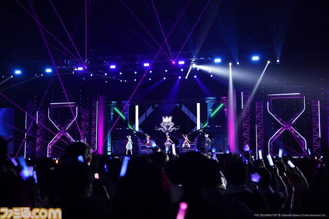 『アイマス シンデレラガールズ』xRライブ“シンデレラガールズフェス”1日目リポート。アイドルたちの原点の楽曲や本イベントのために書き下ろされた新曲『恒久のユニバース』が初披露