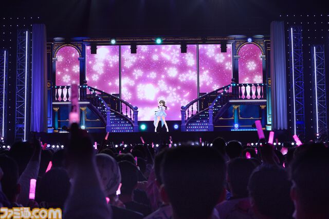 『アイマス シンデレラガールズ』xRライブ“シンデレラガールズフェス”1日目リポート。アイドルたちの原点の楽曲や本イベントのために書き下ろされた新曲『恒久のユニバース』が初披露