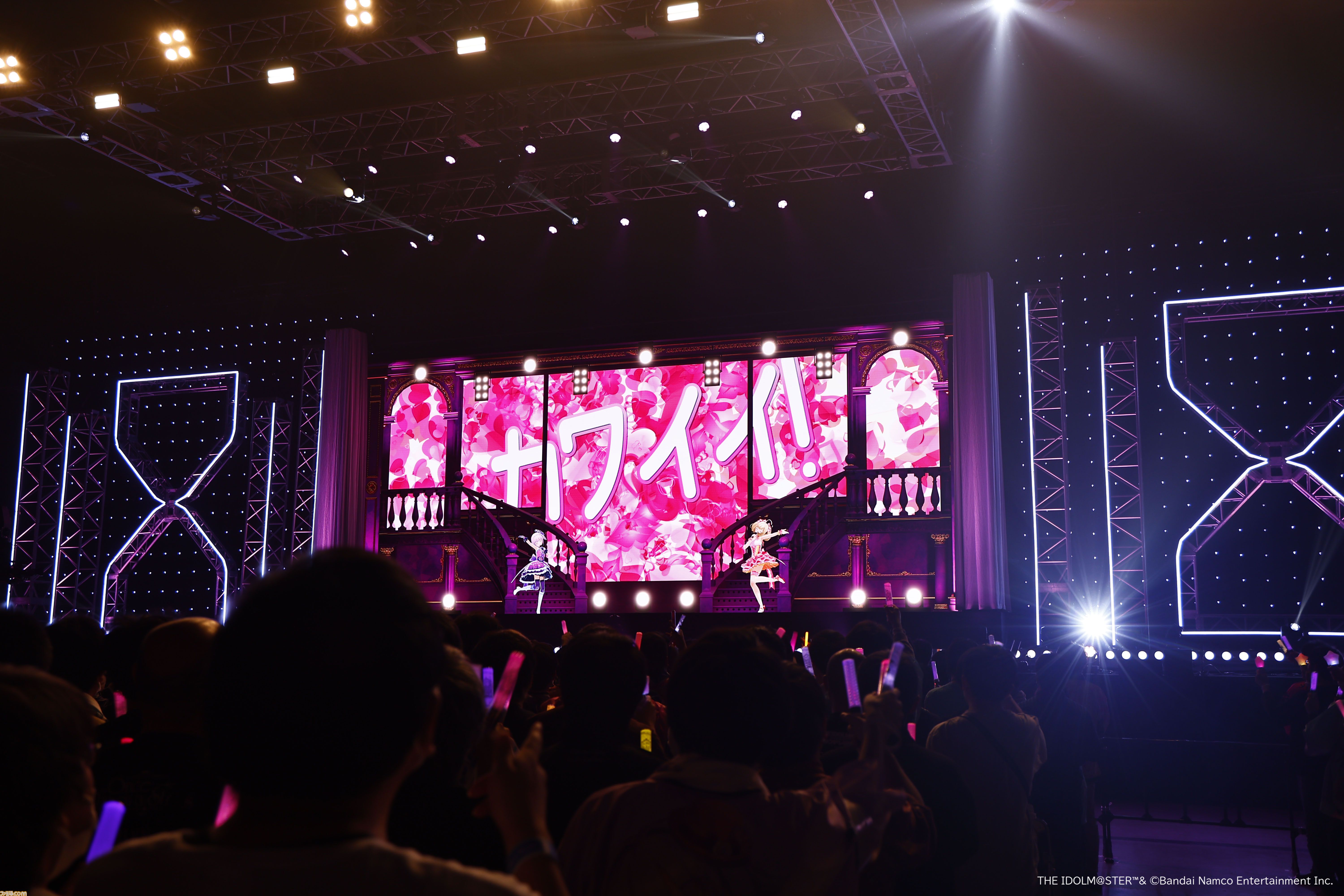 『アイマス シンデレラガールズ』xRライブ“シンデレラガールズフェス”1日目リポート。アイドルたちの原点の楽曲や本イベントのために書き下ろされた新曲『恒久のユニバース』が初披露
