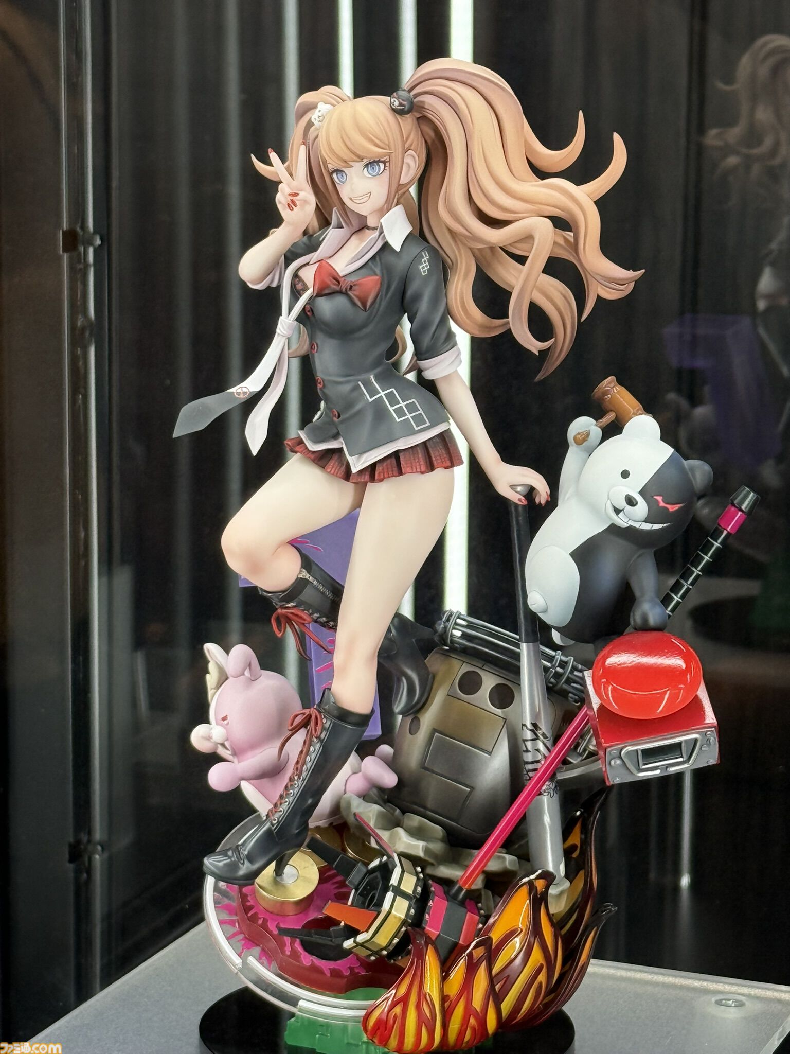 【ダンガンロンパ15周年フェス】モノクマはファンサ抜群で撮りまくり。スタンプラリー経由であの“学級裁判”に挑戦したイベントレポート