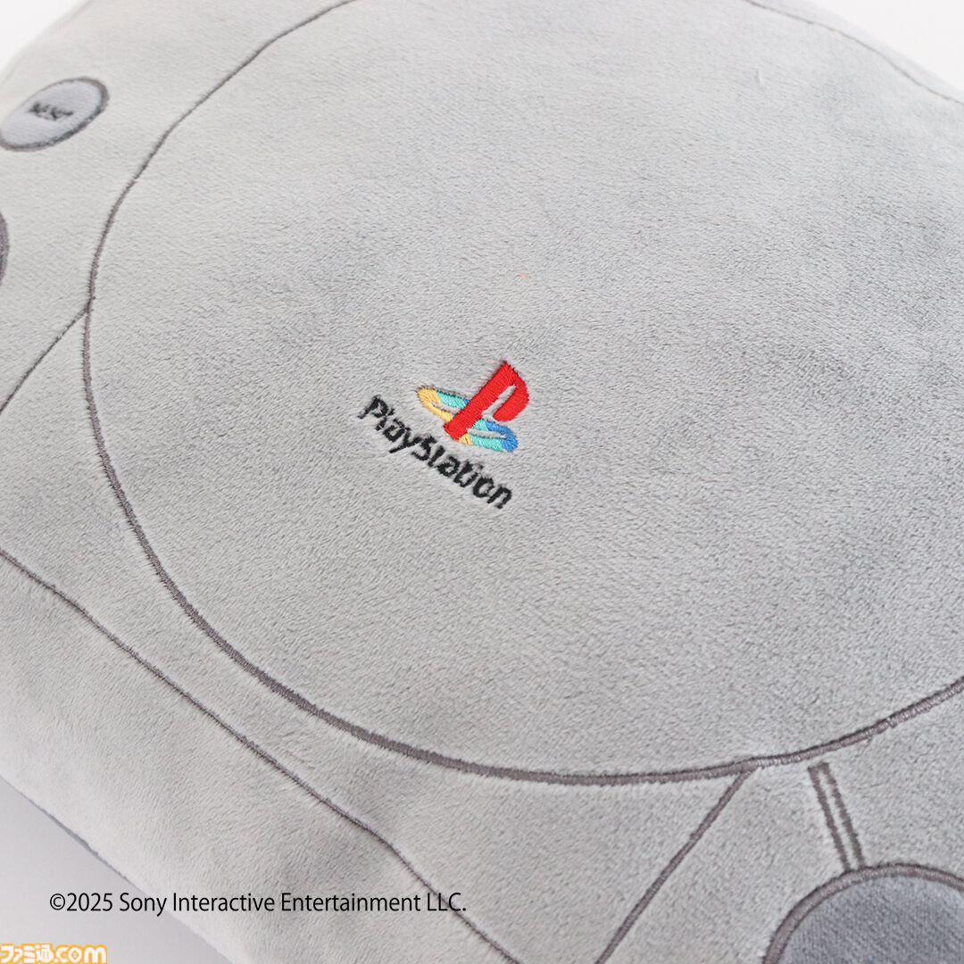 初代PS型クッションが登場。ゲームプレイやデスクワーク時にぴったりの