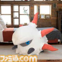 『ポケモン』メラルバ好き必見！ 高さ約1m、重さ5.4kgのビッグな等身大ぬいぐるみが受注販売。ポケモンセンターオンラインにて予約受付中【7/1 23:59まで】