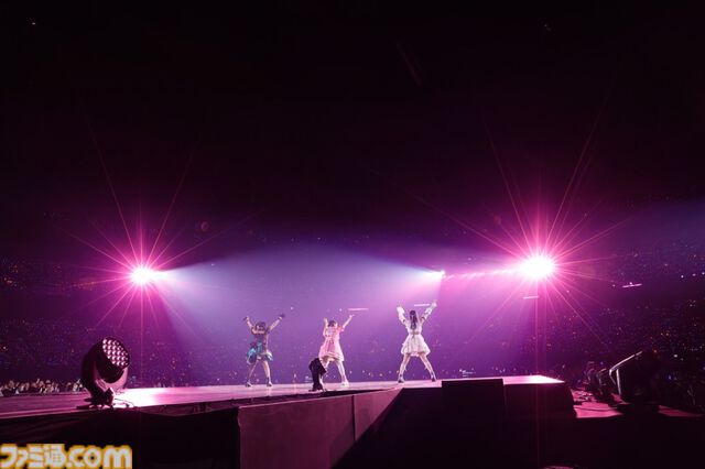 『アイマス』“MOIW2025”1日目リポート。女性陣による『宵闇のイリュージョン』や、『SideM』のアイドルによる『Orange Sapphire』など、20周年のお祭りにふさわしい大盛り上がり