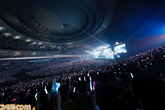 『アイマス』“MOIW2025”1日目リポート。女性陣による『宵闇のイリュージョン』や、『SideM』のアイドルによる『Orange Sapphire』など、20周年のお祭りにふさわしい大盛り上がり