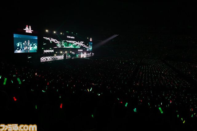 『アイマス』“MOIW2025”1日目リポート。女性陣による『宵闇のイリュージョン』や、『SideM』のアイドルによる『Orange Sapphire』など、20周年のお祭りにふさわしい大盛り上がり