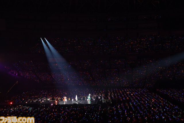 『アイマス』“MOIW2025”1日目リポート。女性陣による『宵闇のイリュージョン』や、『SideM』のアイドルによる『Orange Sapphire』など、20周年のお祭りにふさわしい大盛り上がり