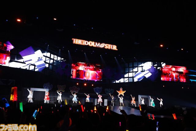 『アイマス』“MOIW2025”1日目リポート。女性陣による『宵闇のイリュージョン』や、『SideM』のアイドルによる『Orange Sapphire』など、20周年のお祭りにふさわしい大盛り上がり