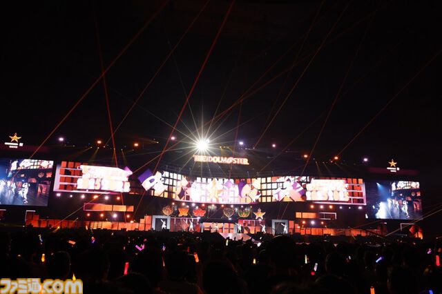 『アイマス』“MOIW2025”1日目リポート。女性陣による『宵闇のイリュージョン』や、『SideM』のアイドルによる『Orange Sapphire』など、20周年のお祭りにふさわしい大盛り上がり