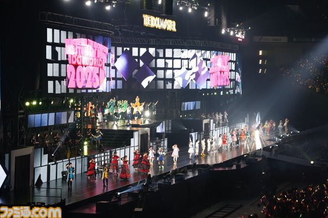 『アイマス』“MOIW2025”1日目リポート。女性陣による『宵闇のイリュージョン』や、『SideM』のアイドルによる『Orange Sapphire』など、20周年のお祭りにふさわしい大盛り上がり