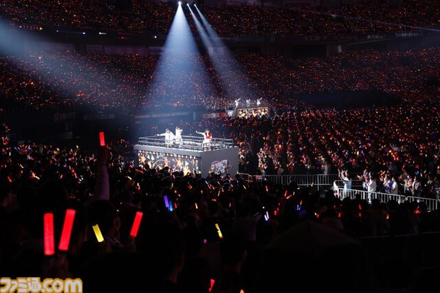 『アイマス』“MOIW2025”1日目リポート。女性陣による『宵闇のイリュージョン』や、『SideM』のアイドルによる『Orange Sapphire』など、20周年のお祭りにふさわしい大盛り上がり