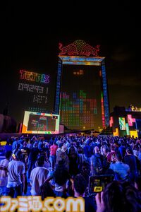 ドローンを使った世界初の空中『テトリス』が行われた“Red Bull Tetris World Final”が開催。巨大建造物ドバイフレームを活用した白熱の空中戦。日本代表AK氏はベスト16に
