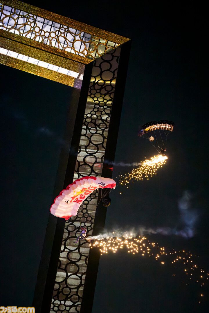 ドローンを使った世界初の空中『テトリス』が行われた“Red Bull Tetris World Final”が開催。巨大建造物ドバイフレームを活用した白熱の空中戦。日本代表AK氏はベスト16に
