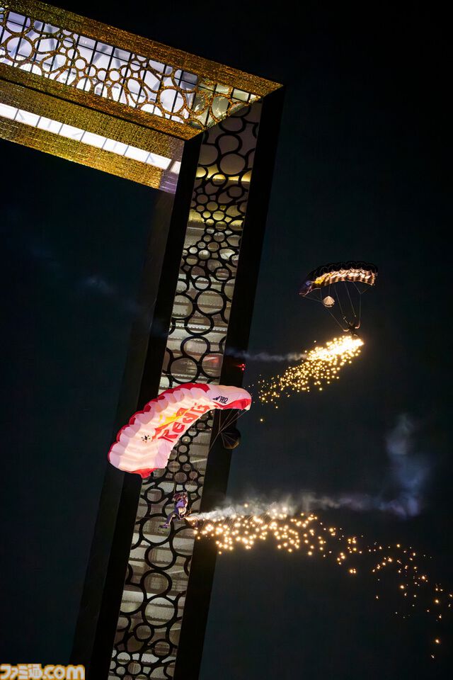 ドローンを使った世界初の空中『テトリス』が行われた“Red Bull Tetris World Final”が開催。巨大建造物ドバイフレームを活用した白熱の空中戦。日本代表AK氏はベスト16に