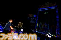 ドローンを使った世界初の空中『テトリス』が行われた“Red Bull Tetris World Final”が開催。巨大建造物ドバイフレームを活用した白熱の空中戦。日本代表AK氏はベスト16に