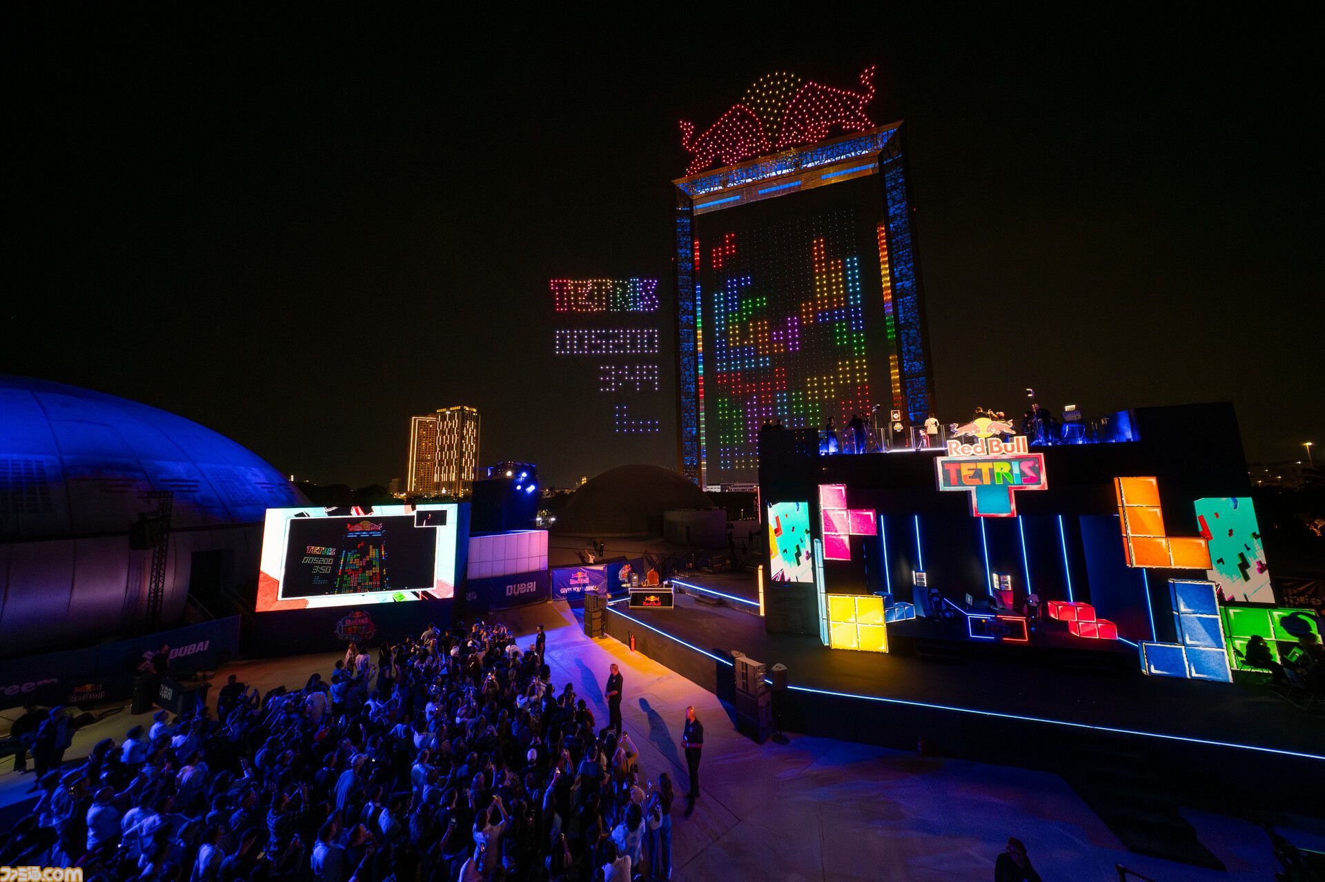 ドローンを使った世界初の空中『テトリス』が行われた“Red Bull Tetris World Final”が開催。巨大建造物ドバイフレームを活用した白熱の空中戦。日本代表AK氏はベスト16に