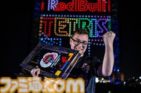 ドローンを使った世界初の空中『テトリス』が行われた“Red Bull Tetris World Final”が開催。巨大建造物ドバイフレームを活用した白熱の空中戦。日本代表AK氏はベスト16に