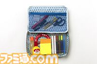 初代プレイステーション風の原寸大マルチケースつきムック本が予約受付中。メモリーカード風ジップも施されたこだわり抜いたデザイン