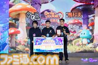 中国・上海ゲームイベント“WEPLAY”に日本の新作ゲームが集結。小高和剛氏の実写パネル が無数に並んだ、狂気（？）の撮影会も人気を博す！