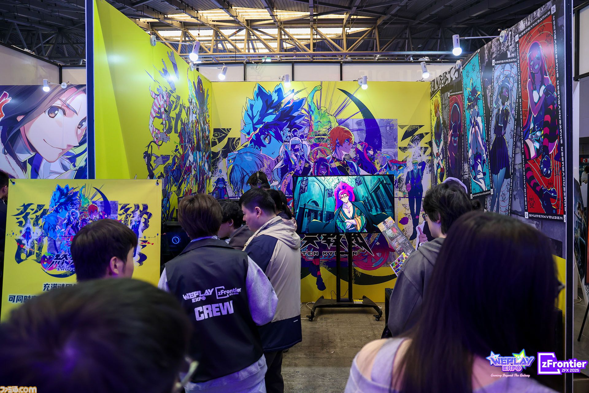 中国・上海ゲームイベント“WEPLAY”に日本の新作ゲームが集結。小高和剛氏の実写パネル が無数に並んだ、狂気（？）の撮影会も人気を博す！