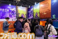 中国・上海ゲームイベント“WEPLAY”に日本の新作ゲームが集結。小高和剛氏の実写パネル が無数に並んだ、狂気（？）の撮影会も人気を博す！