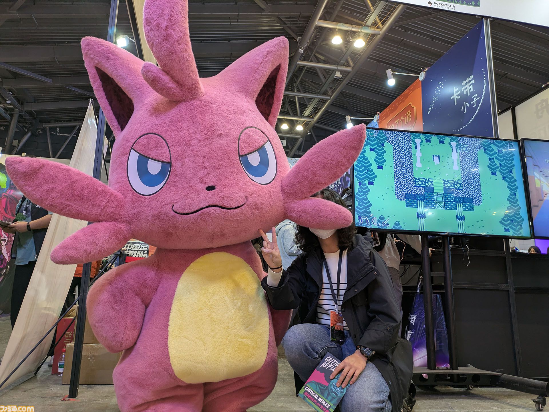 中国・上海ゲームイベント“WEPLAY”に日本の新作ゲームが集結。小高和剛氏の実写パネル が無数に並んだ、狂気（？）の撮影会も人気を博す！