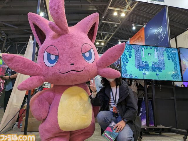 中国・上海ゲームイベント“WEPLAY”に日本の新作ゲームが集結。小高和剛氏の実写パネル が無数に並んだ、狂気（？）の撮影会も人気を博す！