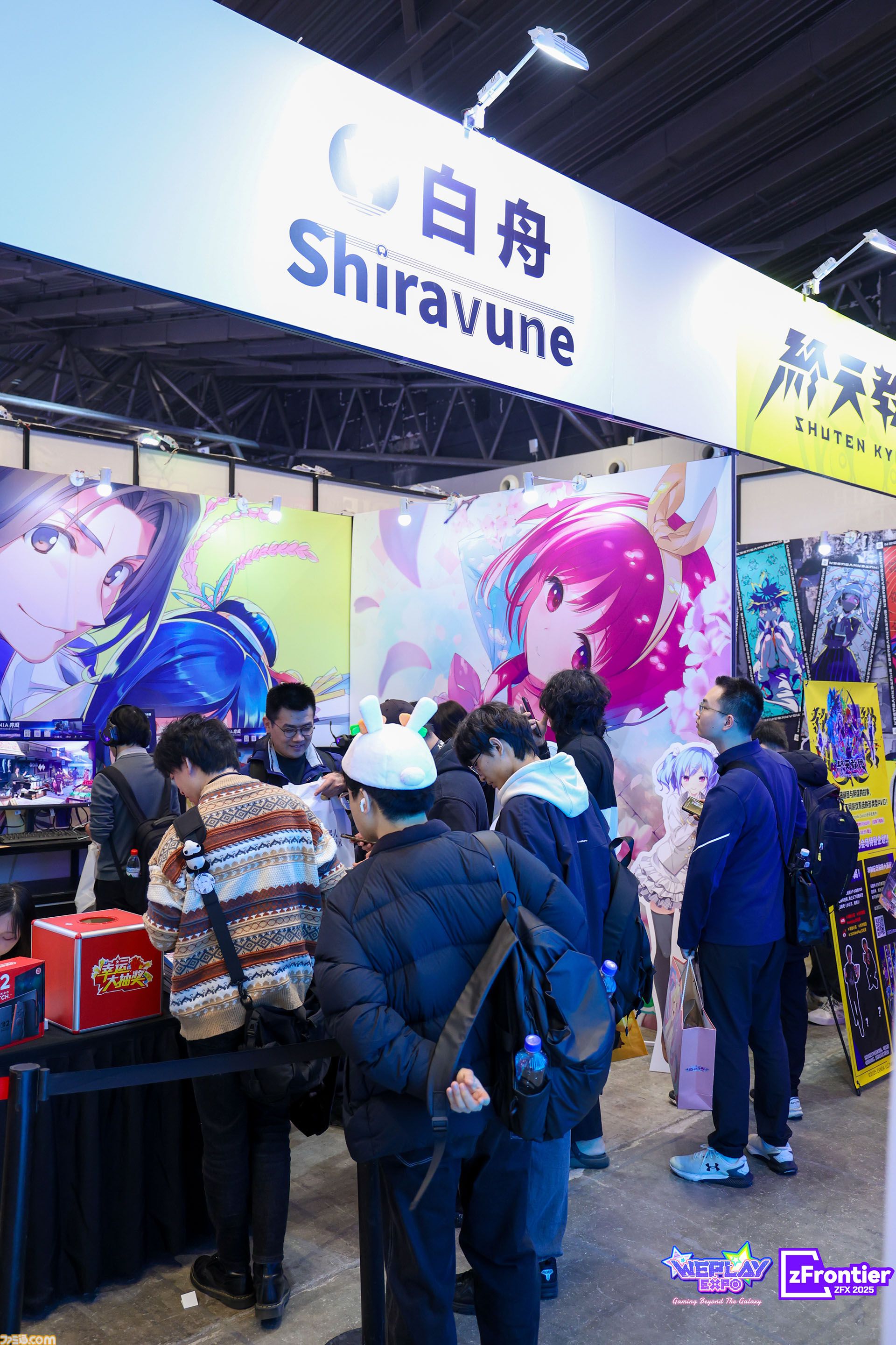 中国・上海ゲームイベント“WEPLAY”に日本の新作ゲームが集結。小高和剛氏の実写パネル が無数に並んだ、狂気（？）の撮影会も人気を博す！