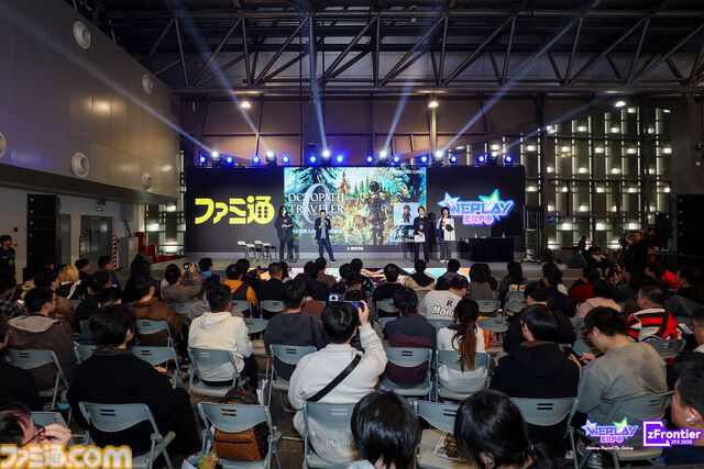 中国・上海ゲームイベント“WEPLAY”に日本の新作ゲームが集結。小高和剛氏の実写パネル が無数に並んだ、狂気（？）の撮影会も人気を博す！