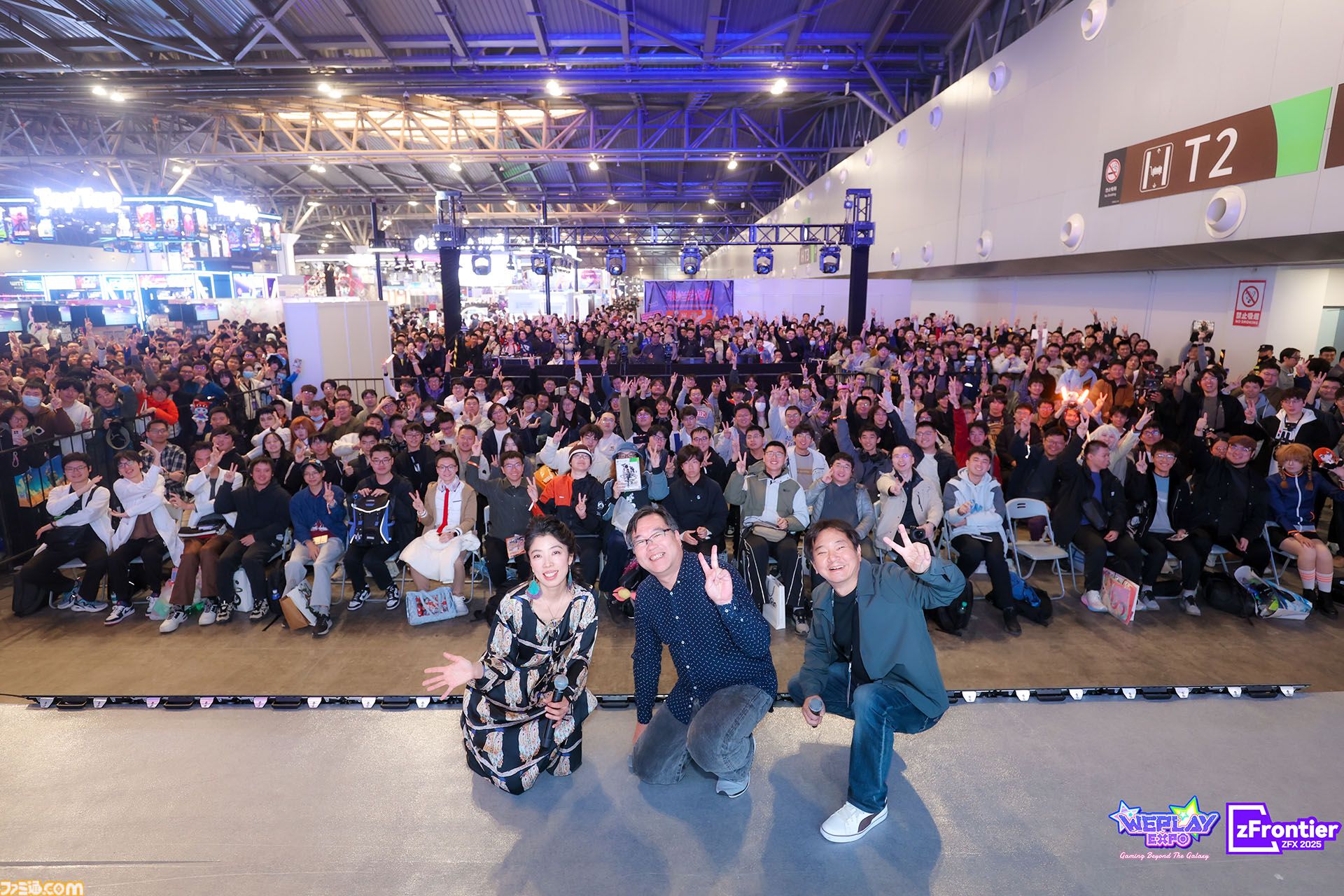 中国・上海ゲームイベント“WEPLAY”に日本の新作ゲームが集結。小高和剛氏の実写パネル が無数に並んだ、狂気（？）の撮影会も人気を博す！