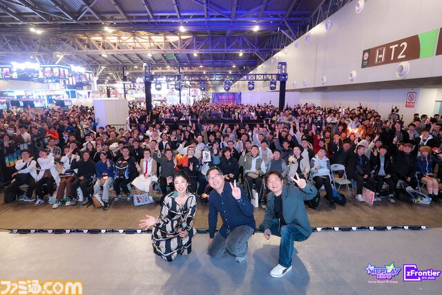 中国・上海ゲームイベント“WEPLAY”に日本の新作ゲームが集結。小高和剛氏の実写パネル が無数に並んだ、狂気（？）の撮影会も人気を博す！