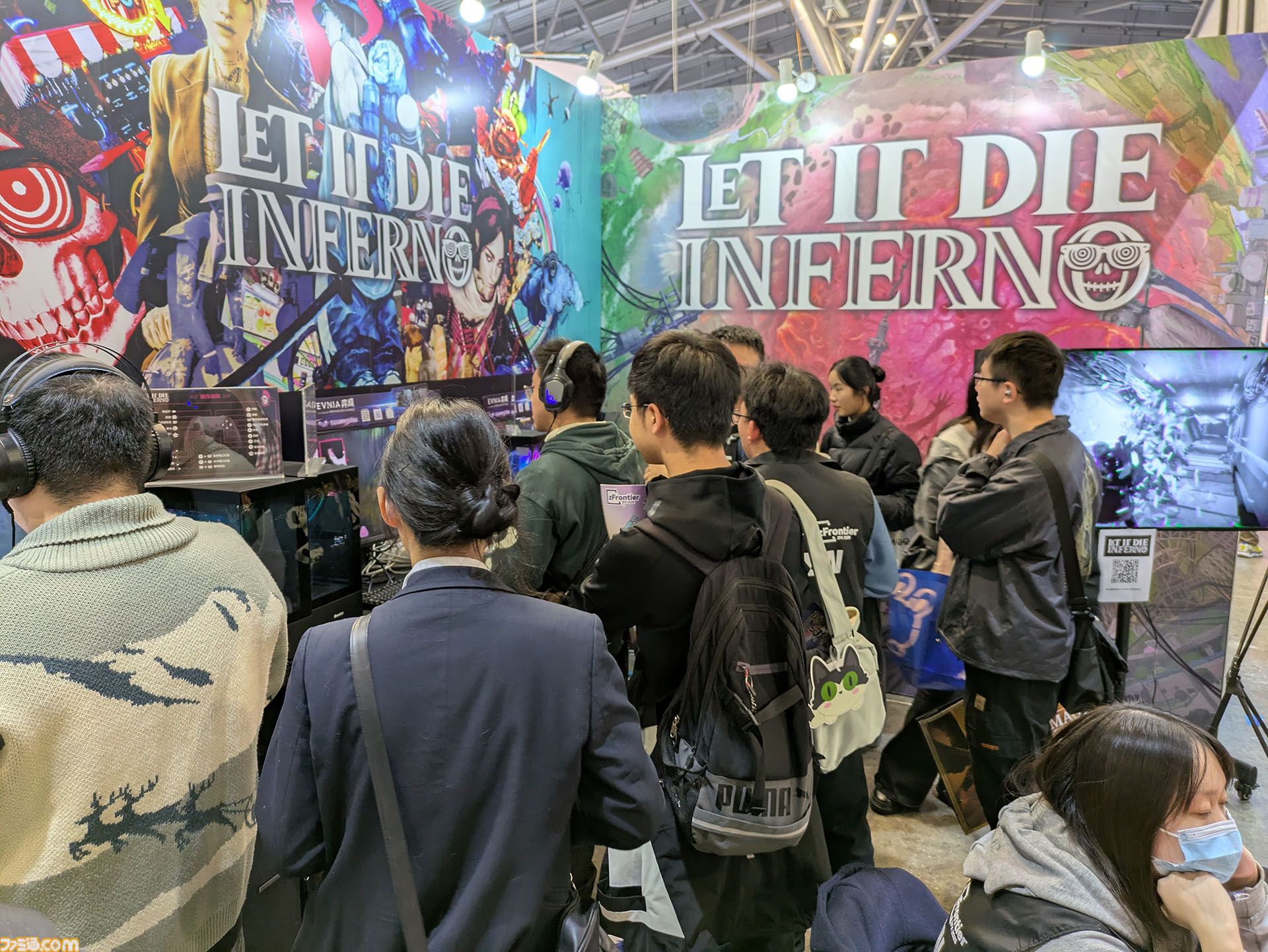 中国・上海ゲームイベント“WEPLAY”に日本の新作ゲームが集結。小高和剛氏の実写パネル が無数に並んだ、狂気（？）の撮影会も人気を博す！