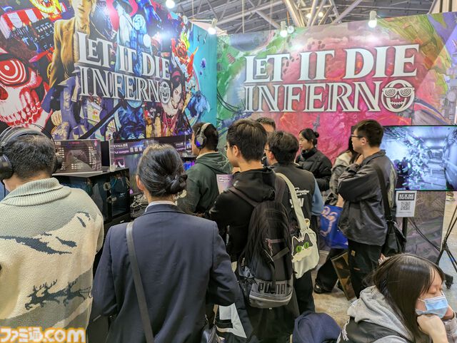 中国・上海ゲームイベント“WEPLAY”に日本の新作ゲームが集結。小高和剛氏の実写パネル が無数に並んだ、狂気（？）の撮影会も人気を博す！