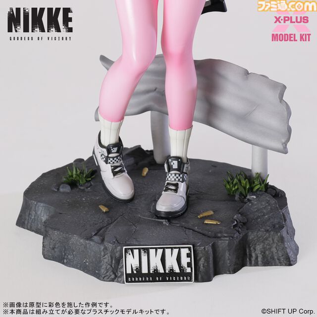 『NIKKE』未塗装でも美しく仕上げられるアリスのプラモデルが12月19日より予約開始。笑顔や驚き顔などの3種類の表情パーツが付属。2026年4月発売