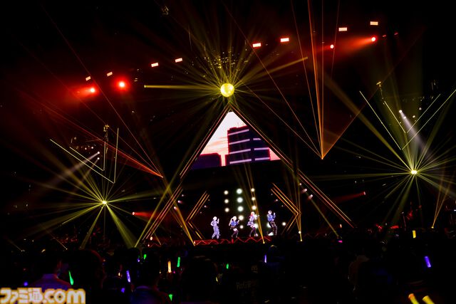 ReGLOSS、1stライブ“Flashpoint”オフィシャルレポートが公開。夢の現地ライブを歌とダンスで盛り上げ、デビュー曲『瞬間ハートビート』を有明アリーナに響かせた