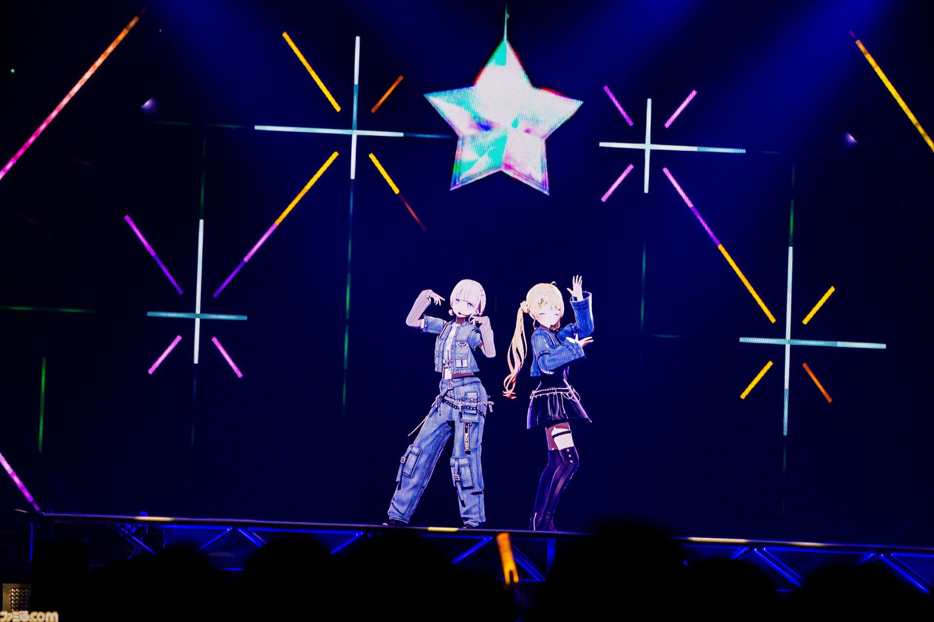 ReGLOSS、1stライブ“Flashpoint”オフィシャルレポートが公開。夢の現地ライブを歌とダンスで盛り上げ、デビュー曲『瞬間ハートビート』を有明アリーナに響かせた