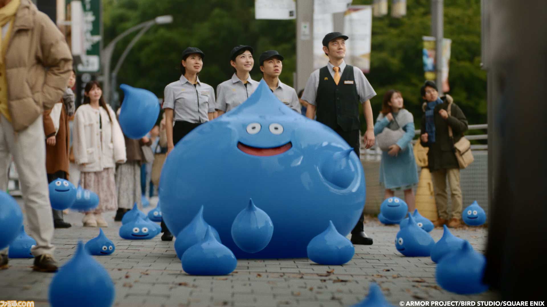 『ドラゴンクエスト』マクドナルドで“ドラクエバーガー”を3商品発売。スライムのマックフィズ/フロートが爽やか。2026年1月7日から