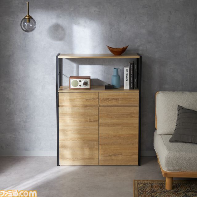 ニッセンで薄い本やデスノートが隠せそうな隠し部屋が用意されたオシャレ本棚が開発中。引き出しを間違って開けたら爆発炎上する機能もほしい